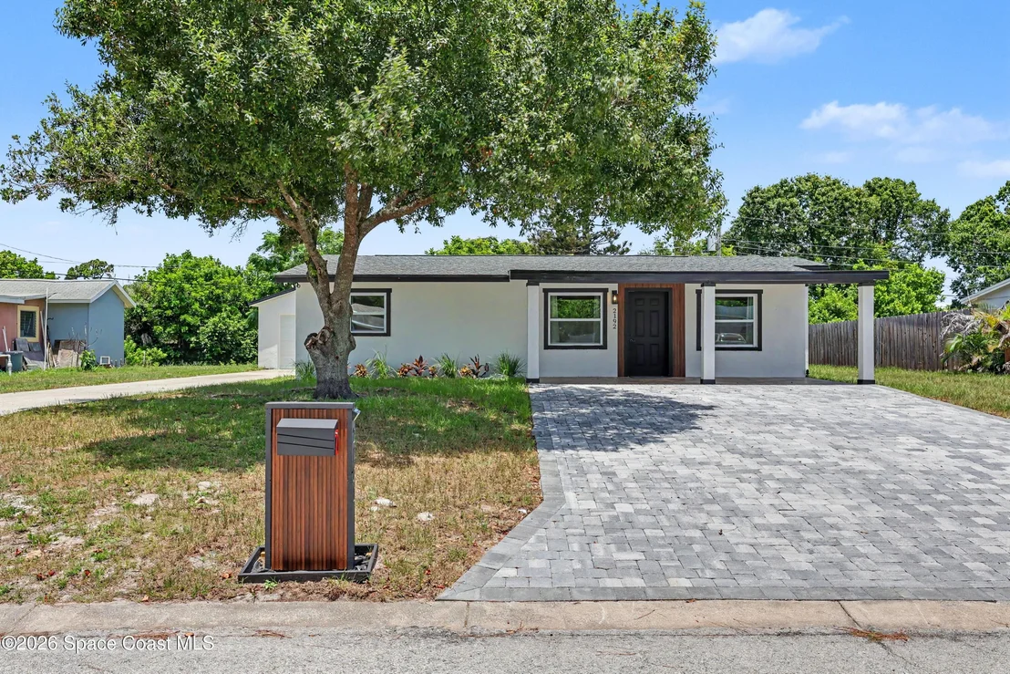Photo of 2192 King Richard Road