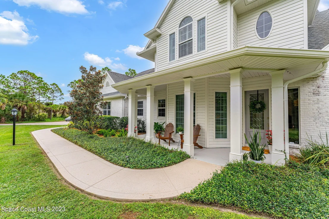 Photo of 5595 Willoughby Drive