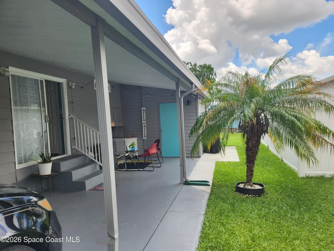 Photo of 2310 Coconut Palm Drive NE