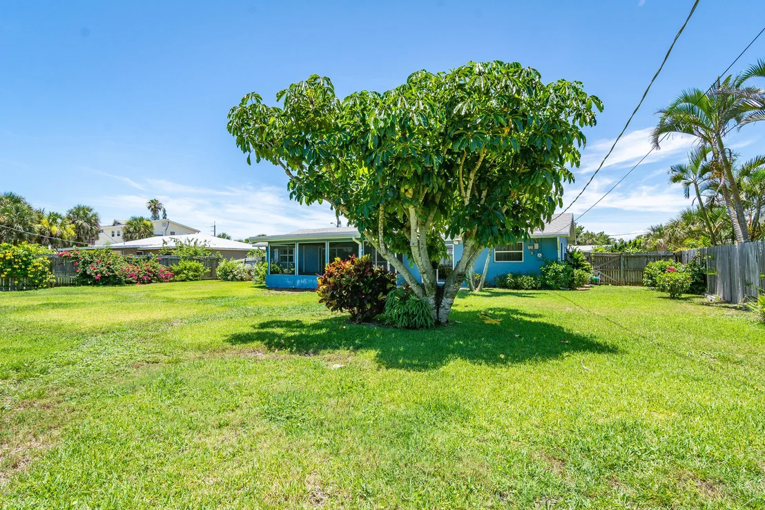 Photo of 210 4th Avenue