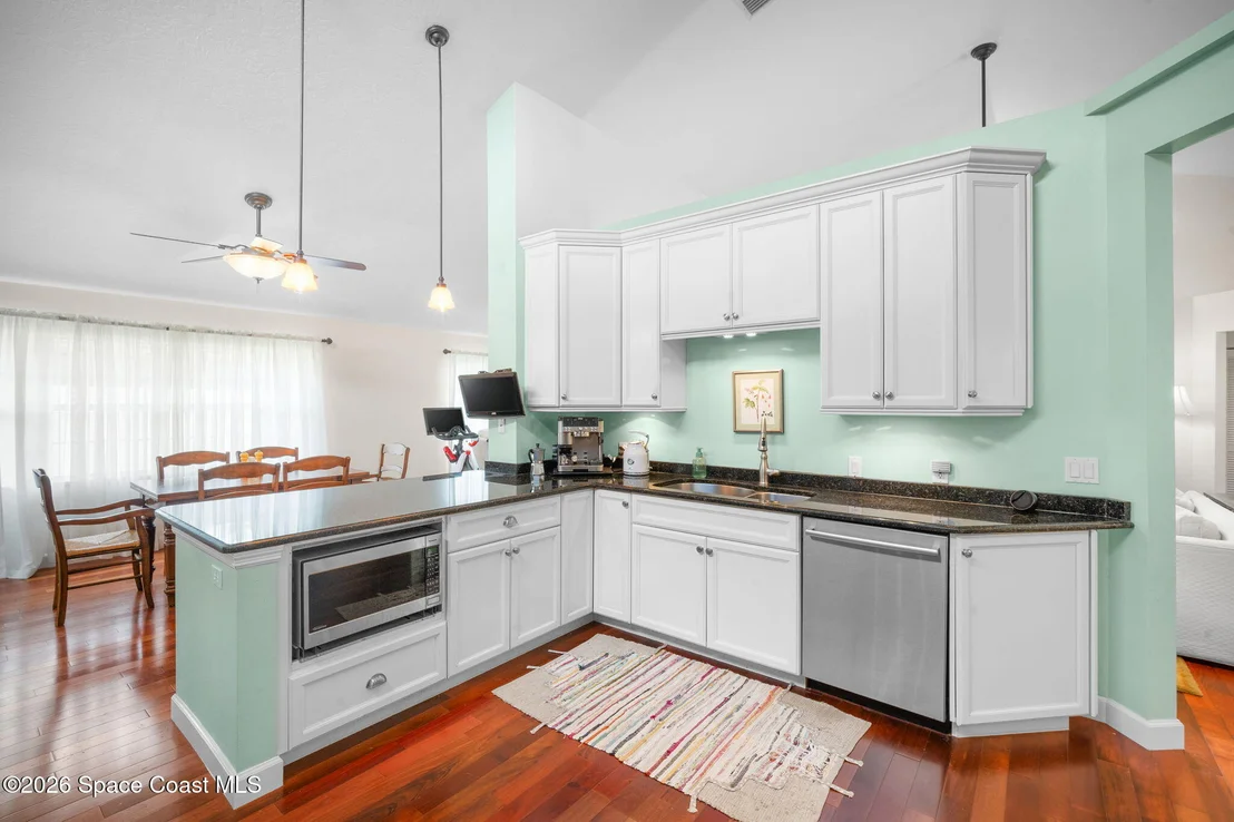 Photo of 432 Crystal Lake Drive
