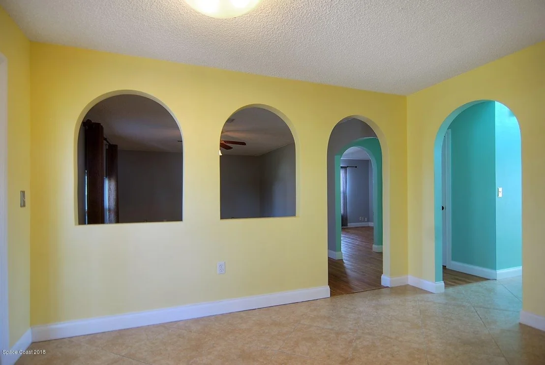 Photo of 1126 White Oak Circle