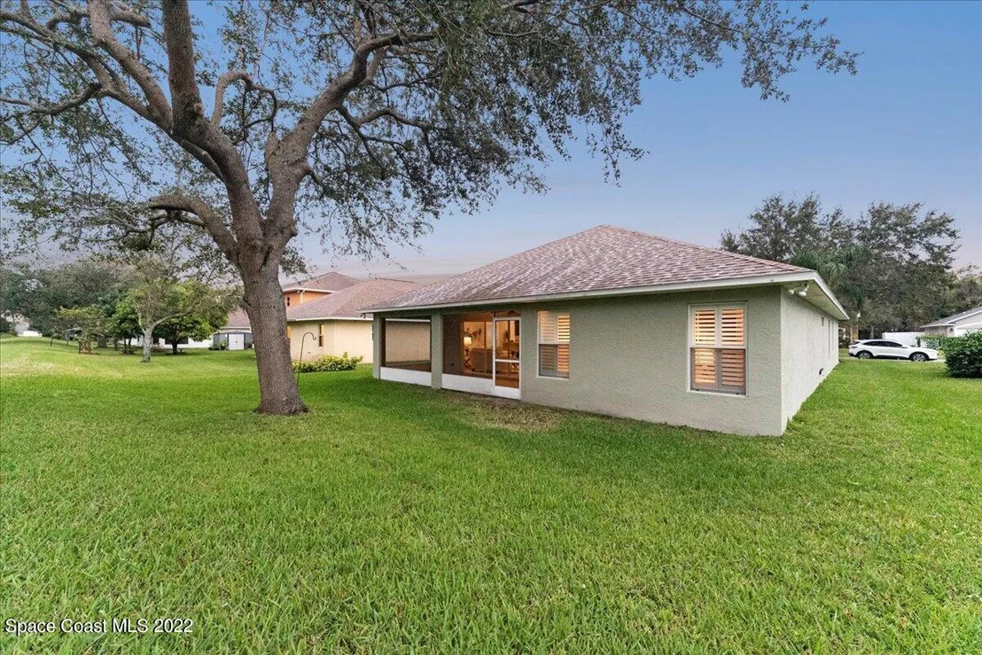 Photo of 840 Tavernier Circle NE