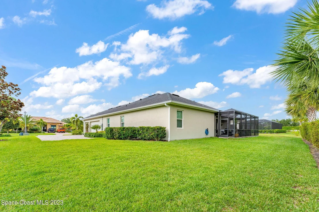 Photo of 2037 Windbrook Drive SE