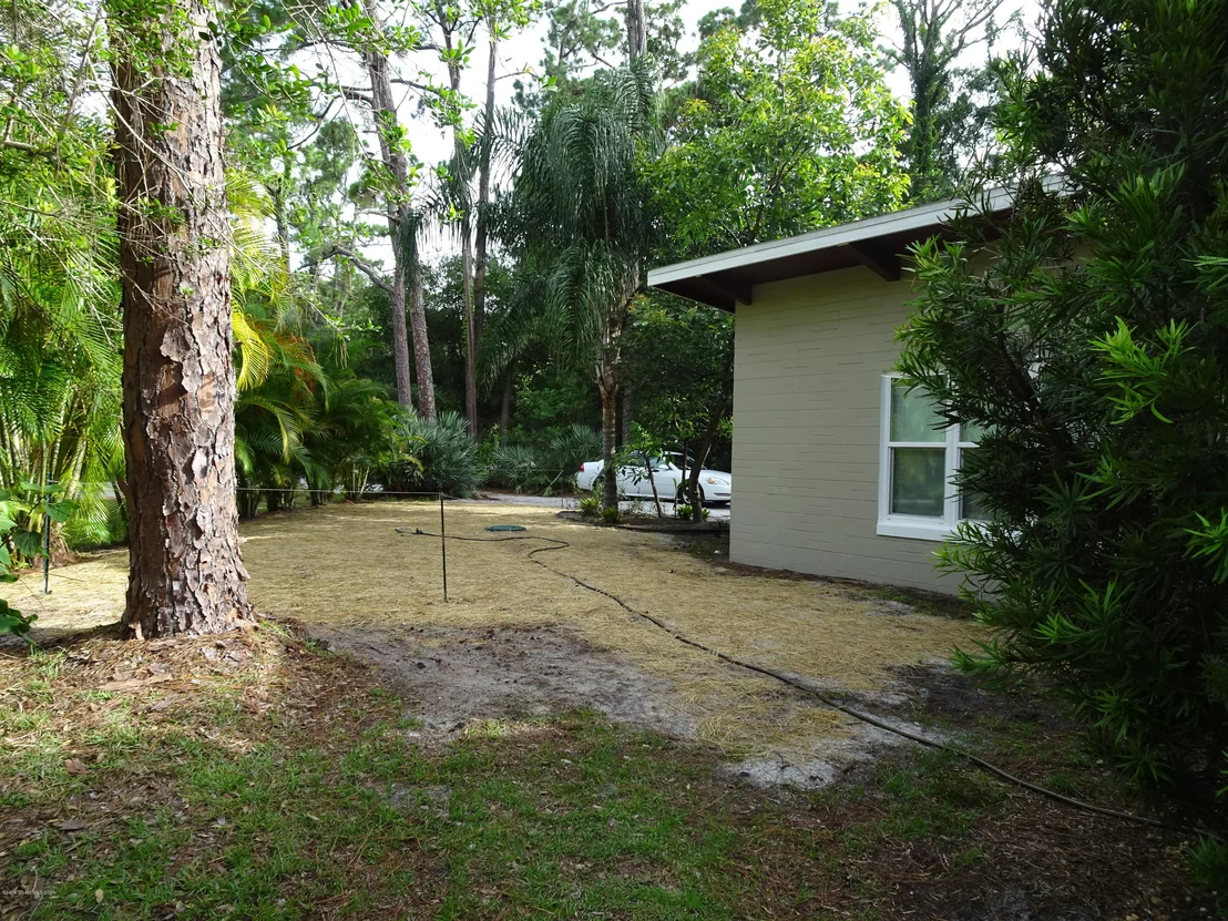 Photo of 5880 Crane Road