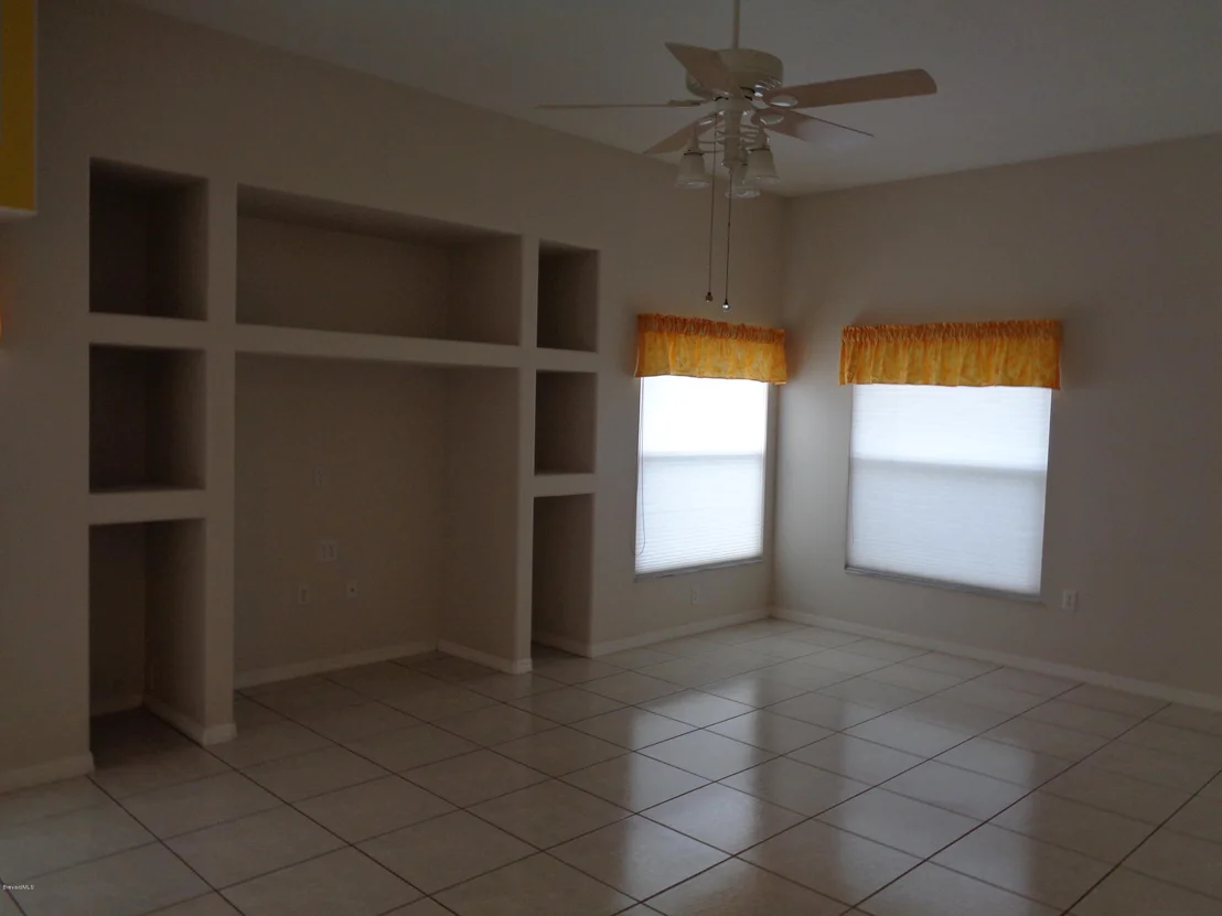 Photo of 892 Shoshone Lane