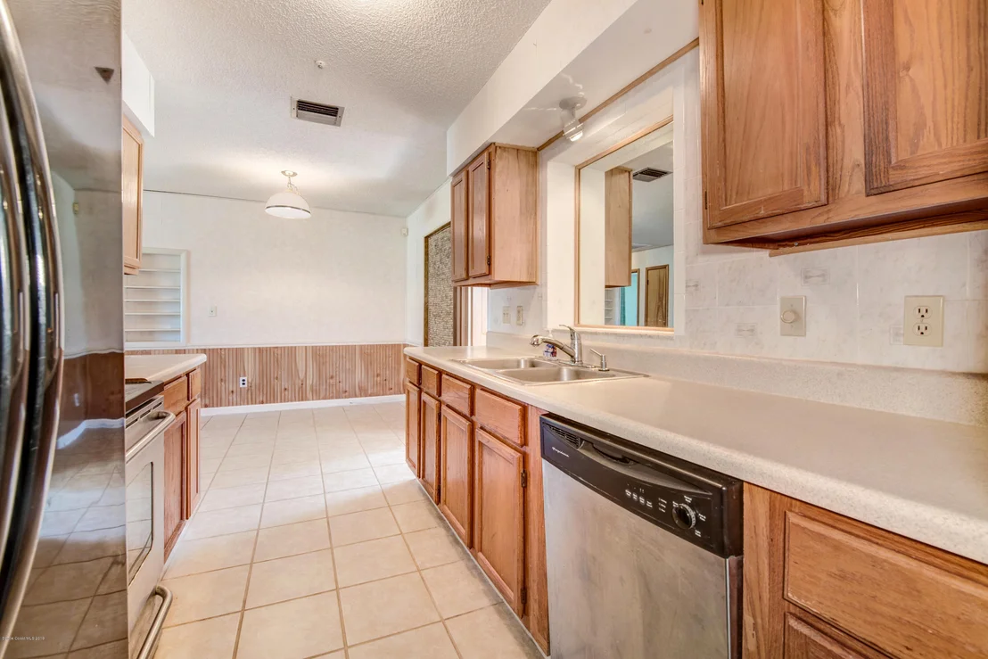 Photo of 2926 Kosuth Road NE
