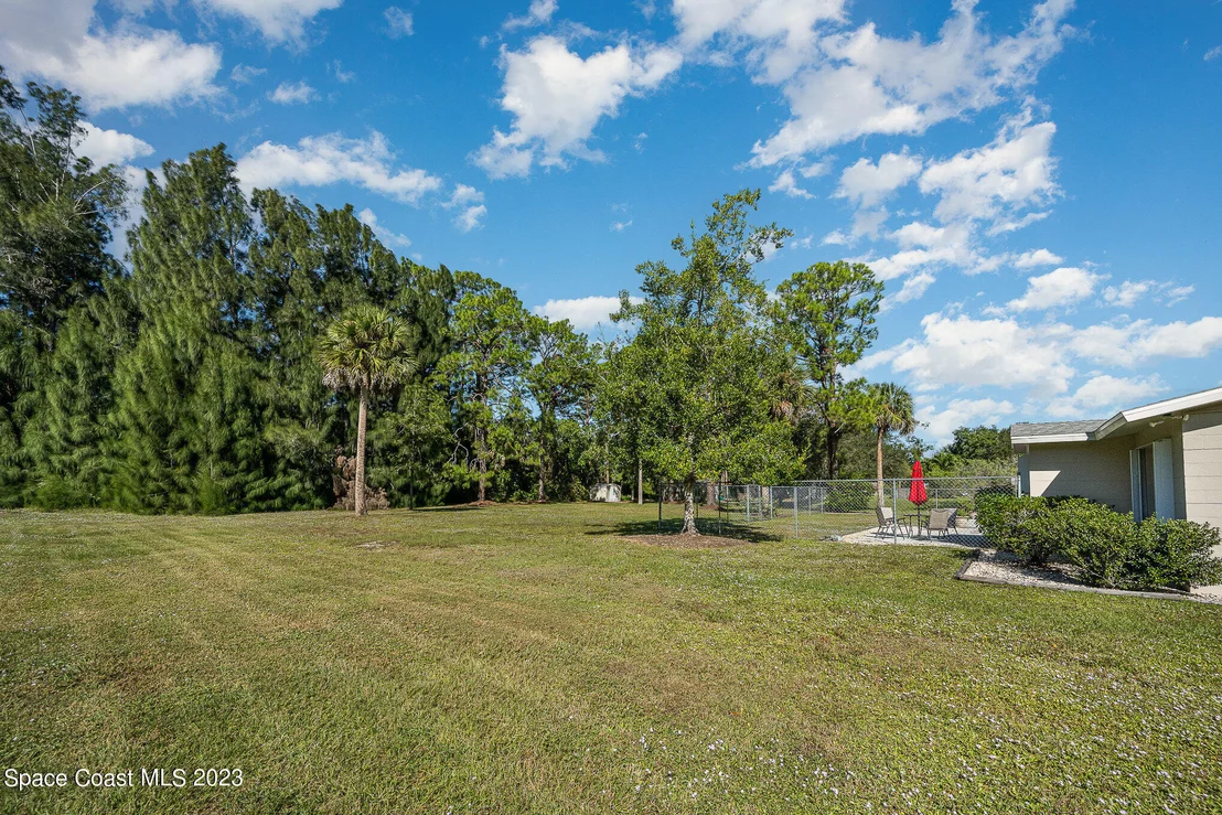 Photo of 643 Cocoanut Grove Avenue