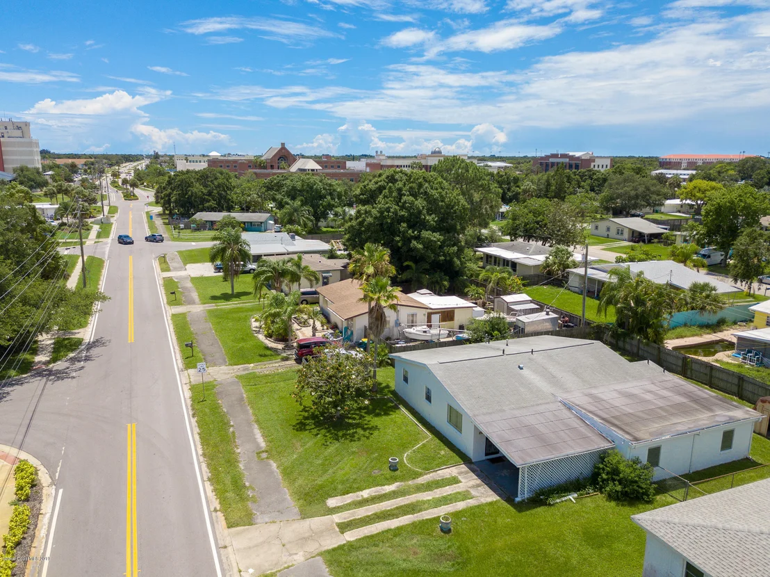 Photo of 307 W University Boulevard W