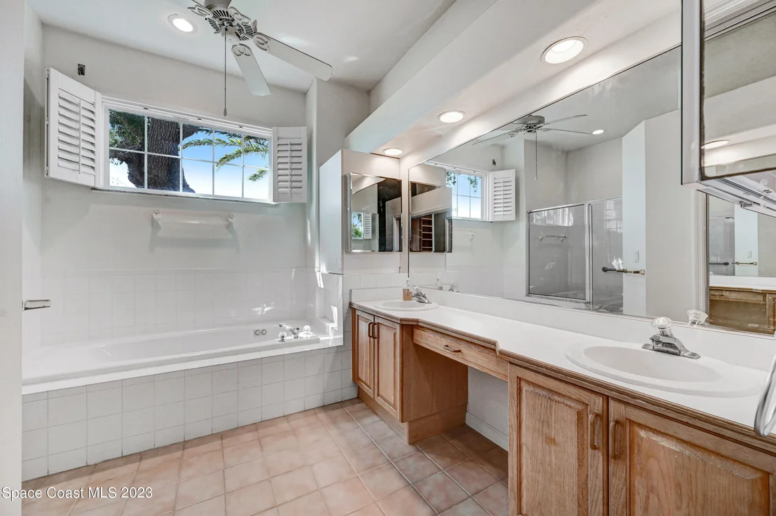 Photo of 954 Somerset Lane