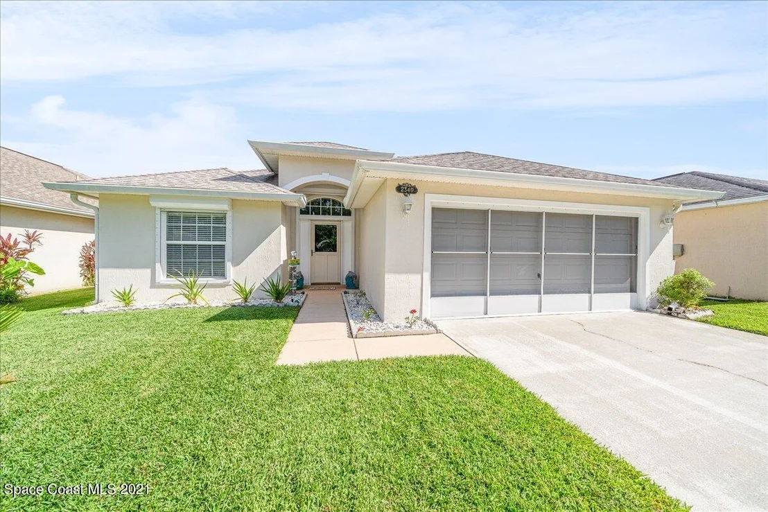 Photo of 2340 Stratford Pointe Drive