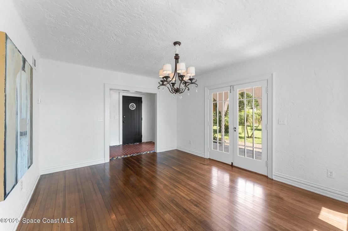 Photo of 121 Circle Drive