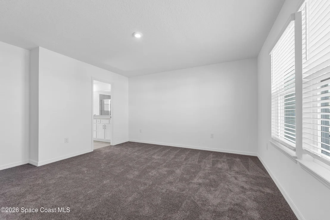 Photo of 757 Castleford Avenue NE
