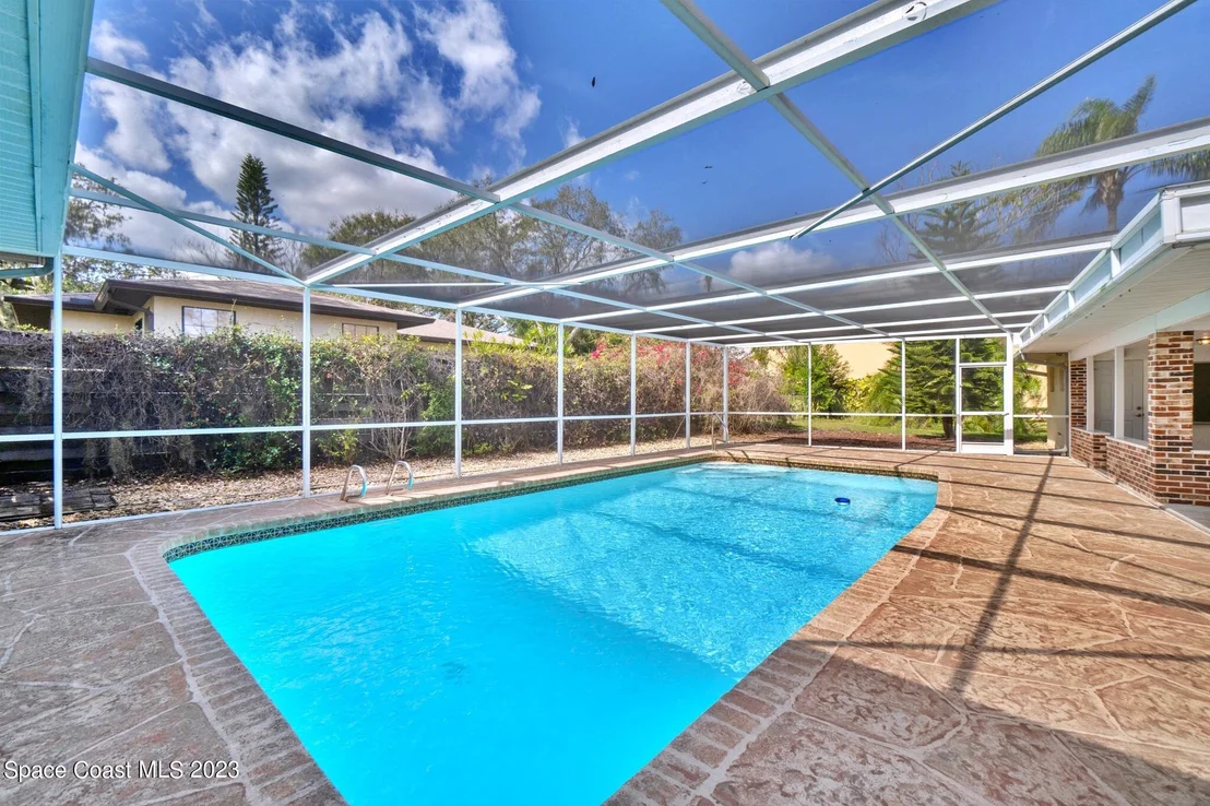 Photo of 535 Rockledge Drive