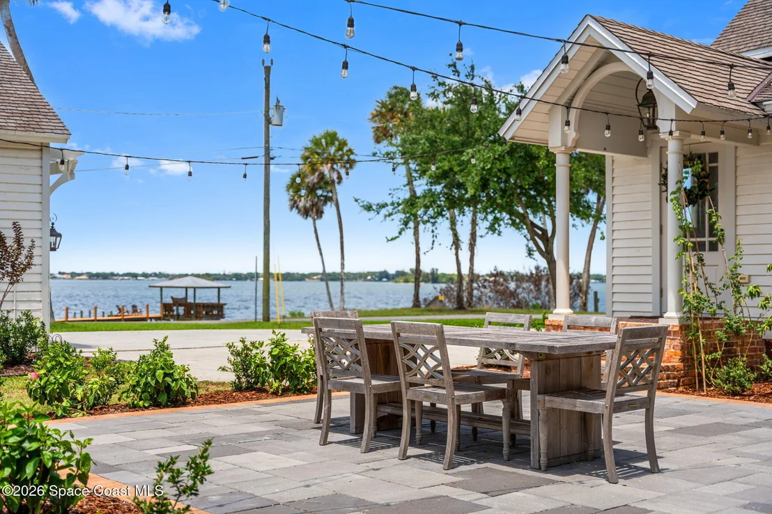 Photo of 1489 Rockledge Drive