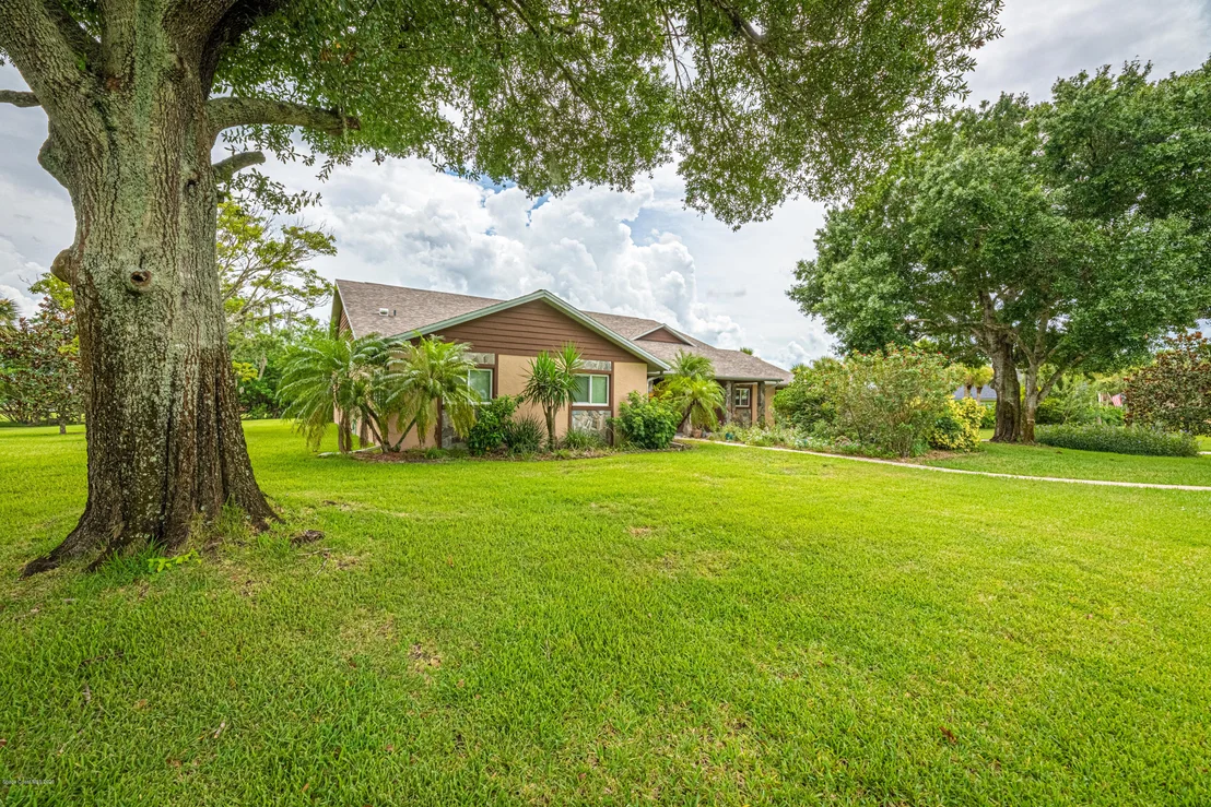 Photo of 1855 Hidden Lake Drive