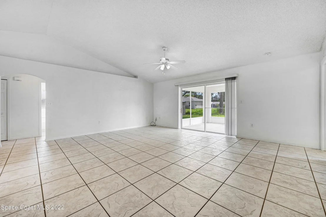 Photo of 1320 Rascal Street SE