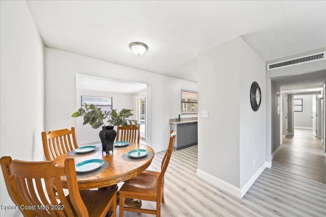 Photo of 1210 Willow Lane