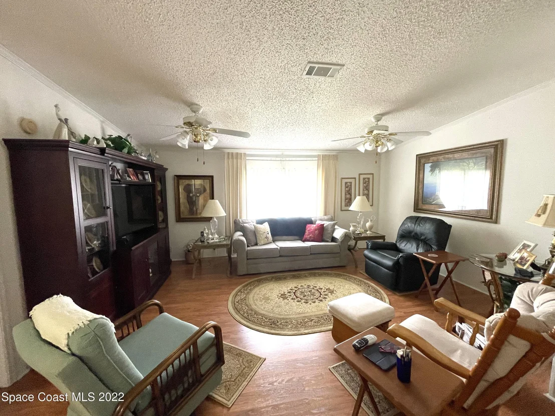 Photo of 303 Buttonwood Court