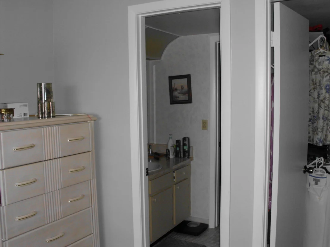 Photo of Unit 409 at 3901 NE Dixie Highway