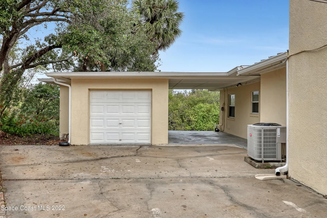 Photo of 589 Hillside Court