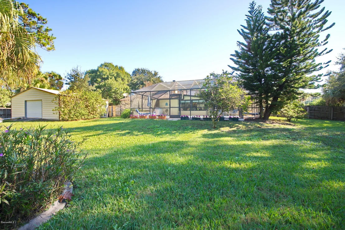 Photo of 1827 S Live Oak Drive