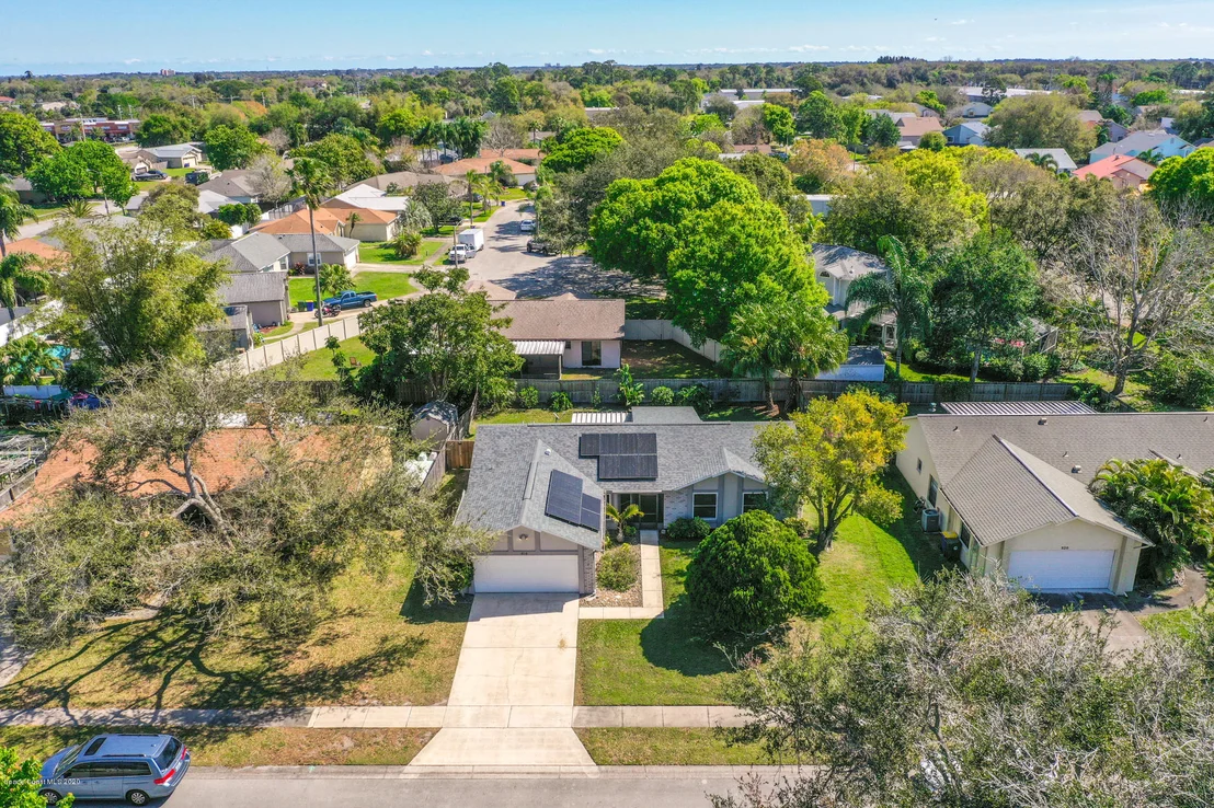 Photo of 818 Pine Shadows Avenue
