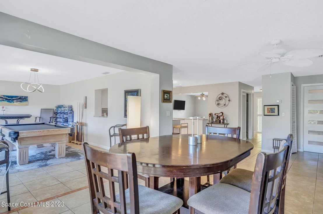 Photo of 380 Bahama Drive