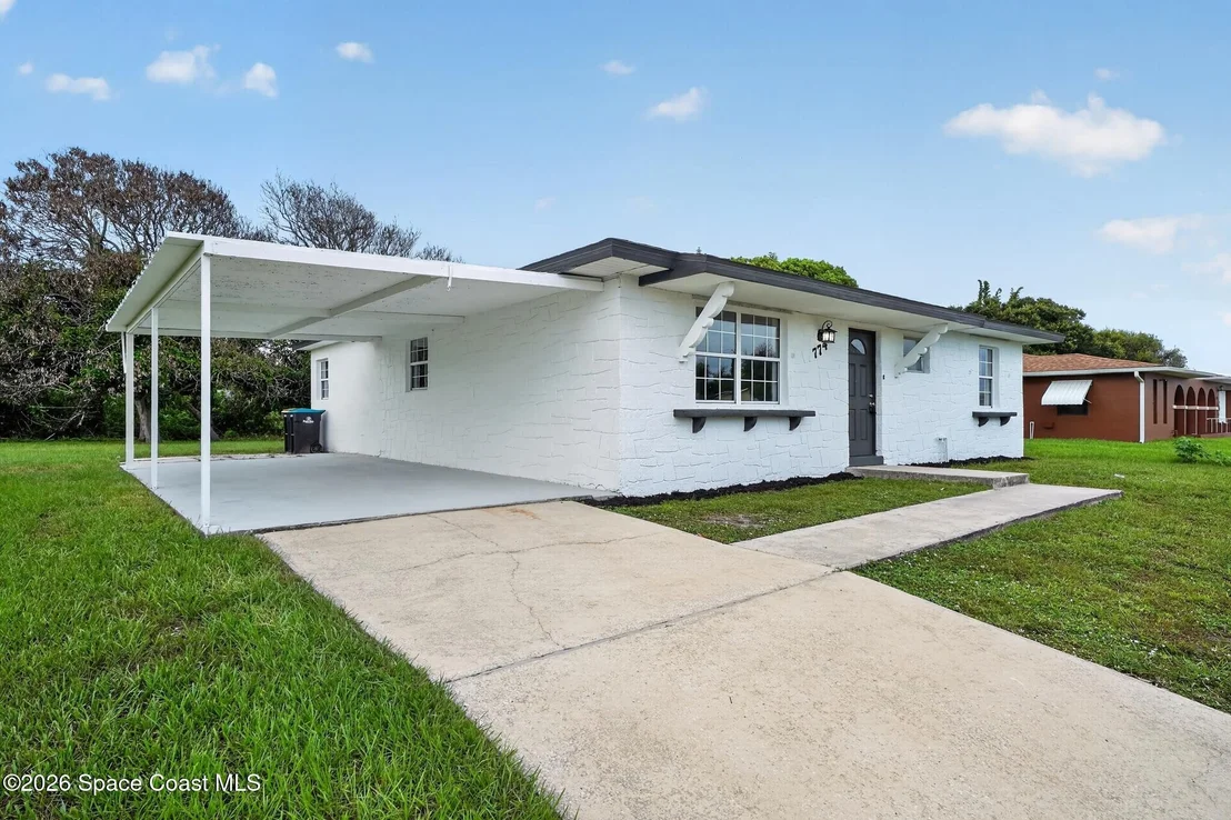 Photo of 774 Hampton Drive NE