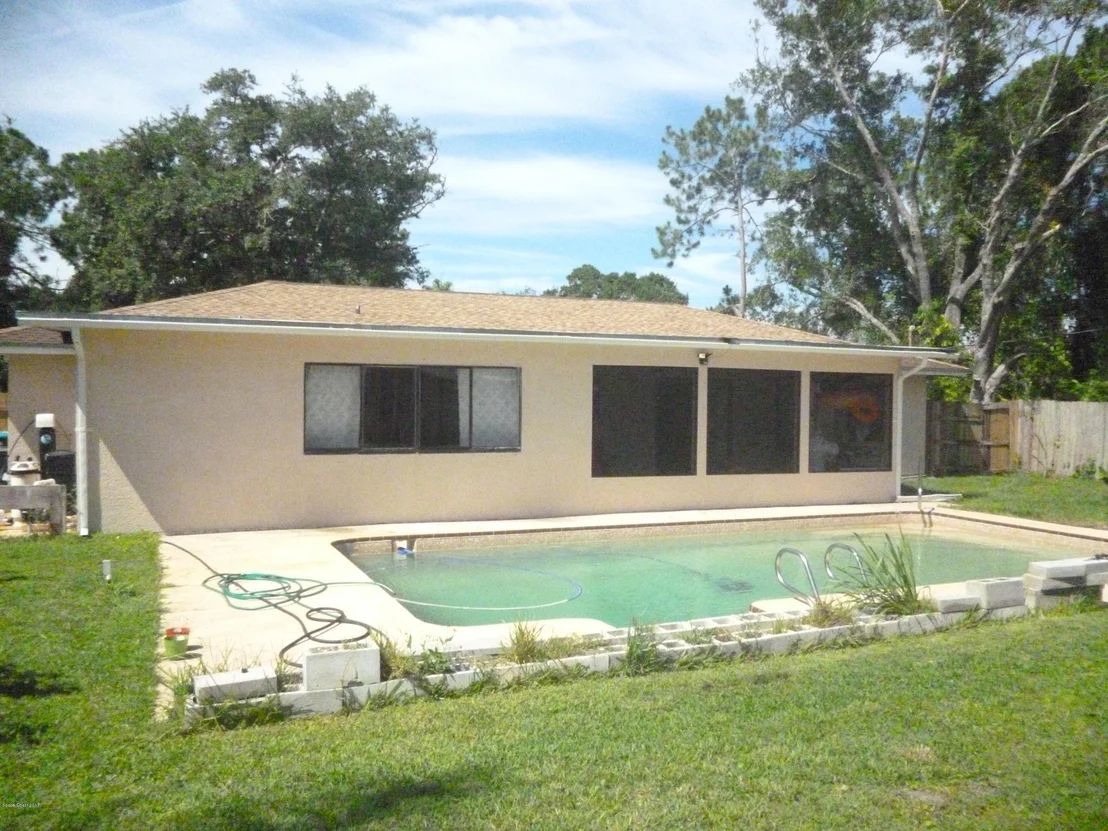 Photo of 1239 Packer Road SE