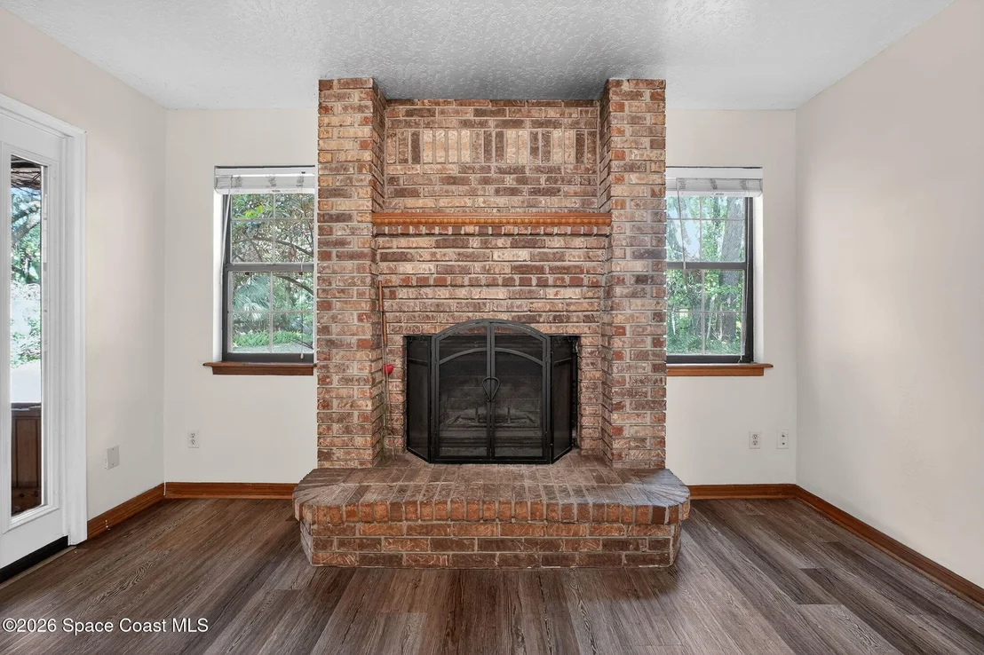 Photo of 3380 Lionel Road