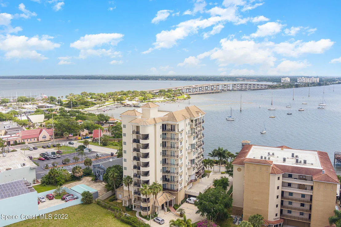 Photo of Unit 702 at 21 Riverside Drive