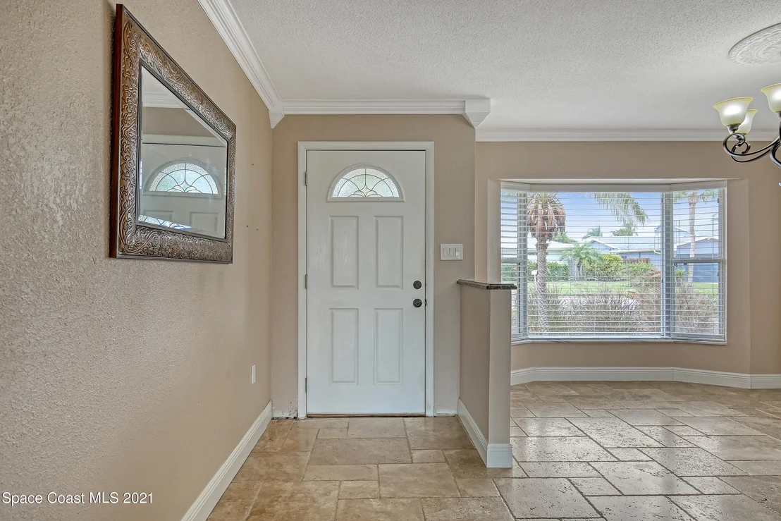 Photo of 375 Dorset Drive