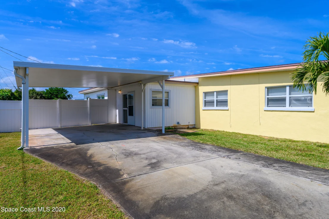 Photo of 321 Pine Tree Drive