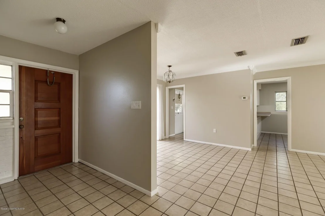 Photo of 1004 Woodsmere Circle