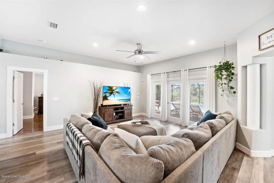 Photo of 1777 Auburn Lakes Drive