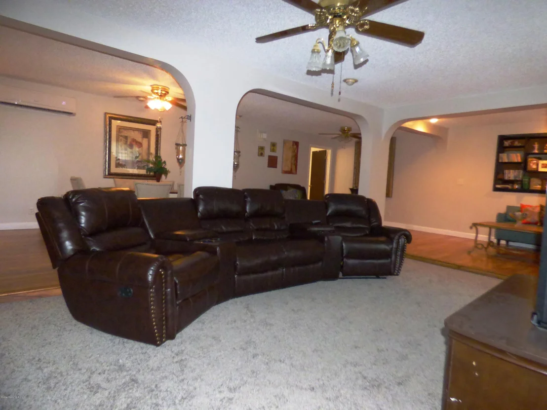 Photo of 6737 Sheridan Road