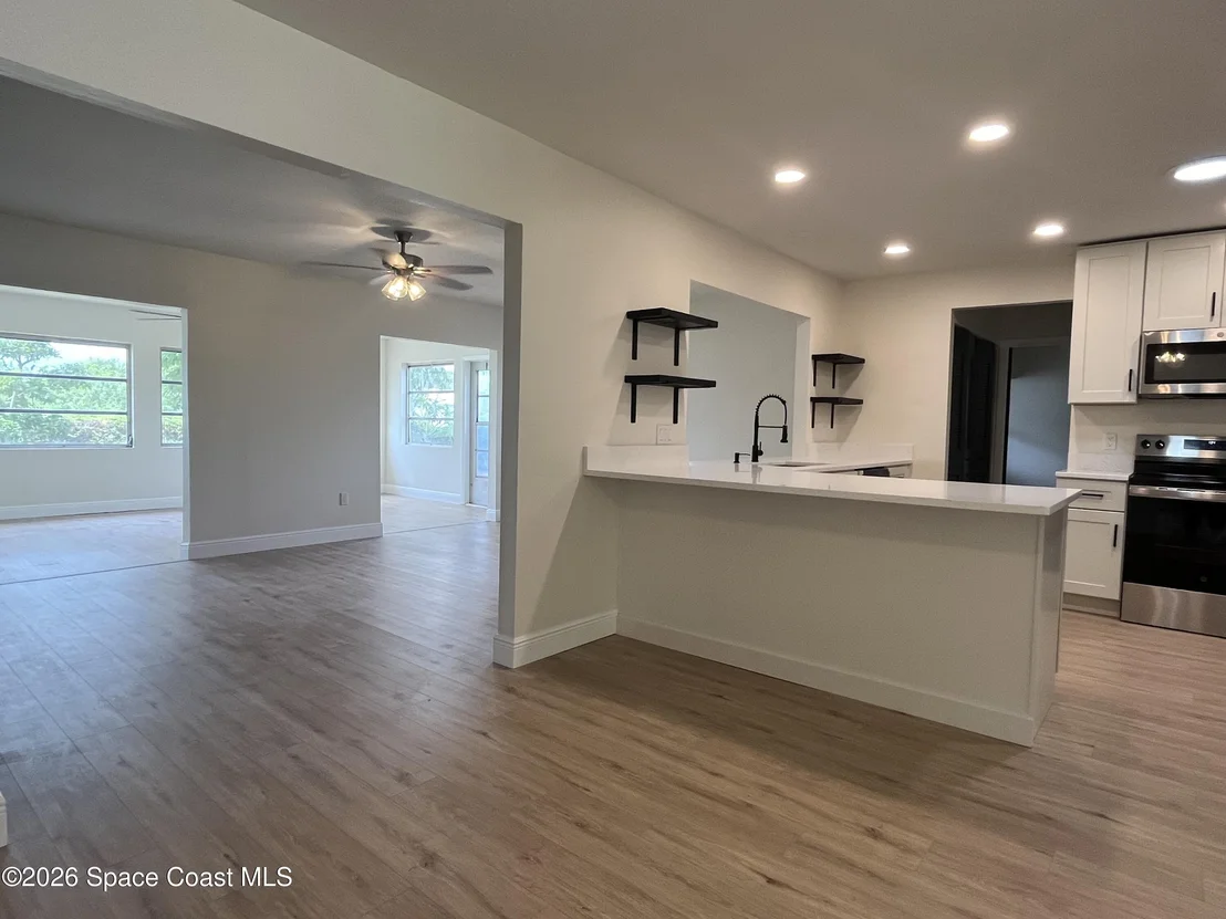Photo of 1171 Riviera Drive NE