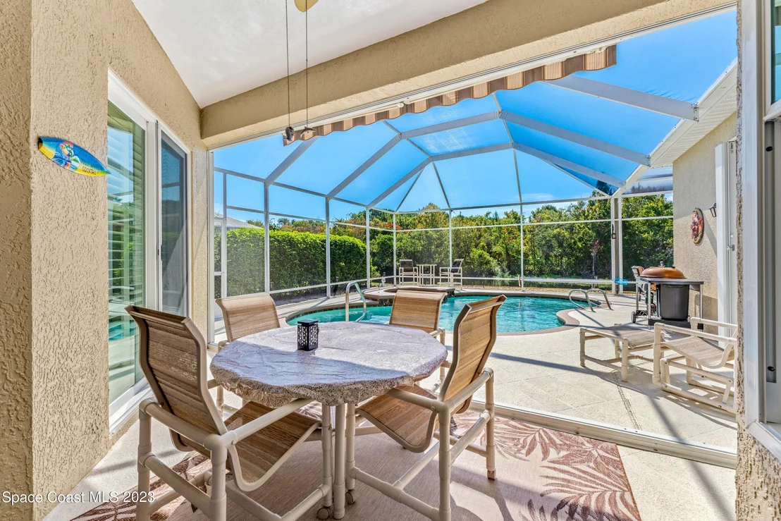 Photo of 665 Carriage Hill Road