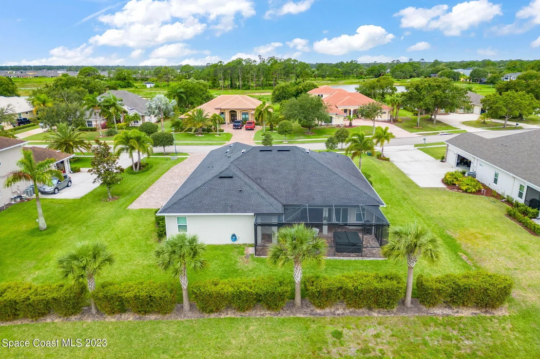 Photo of 2037 Windbrook Drive SE