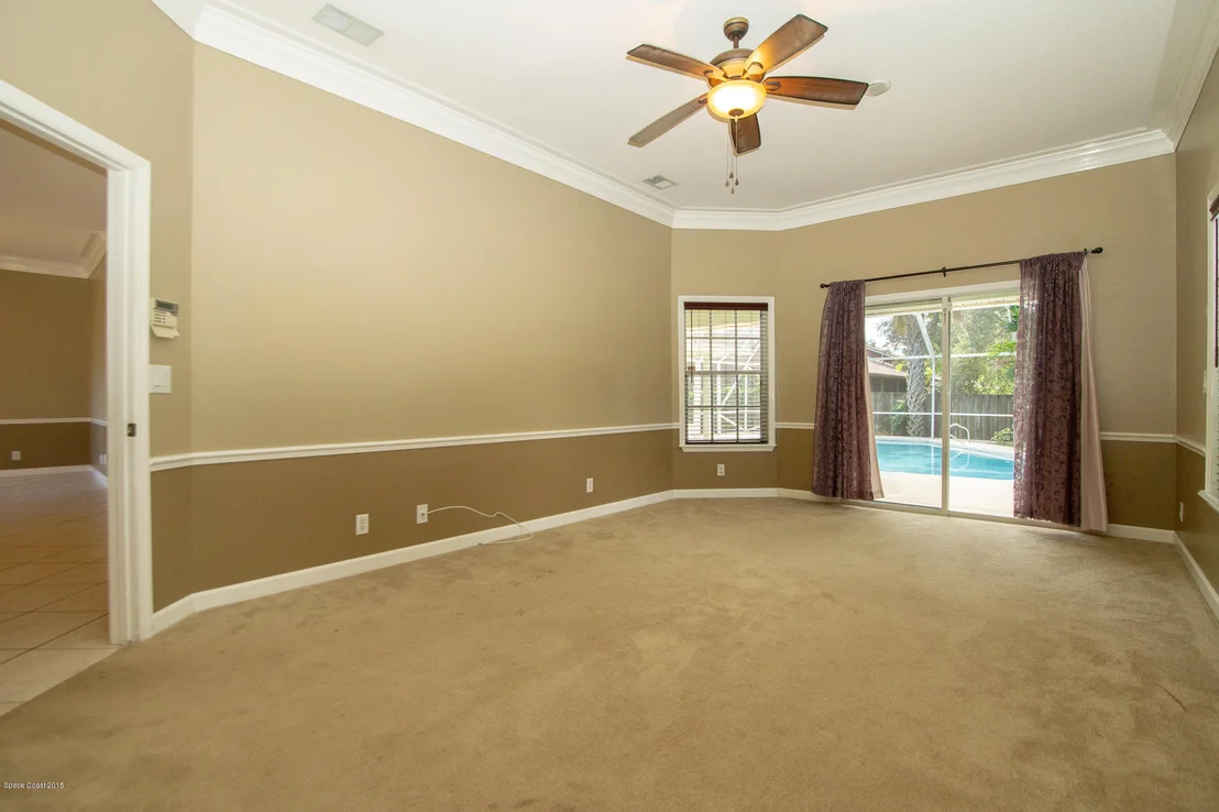 Photo of 652 Gilbert Drive NE