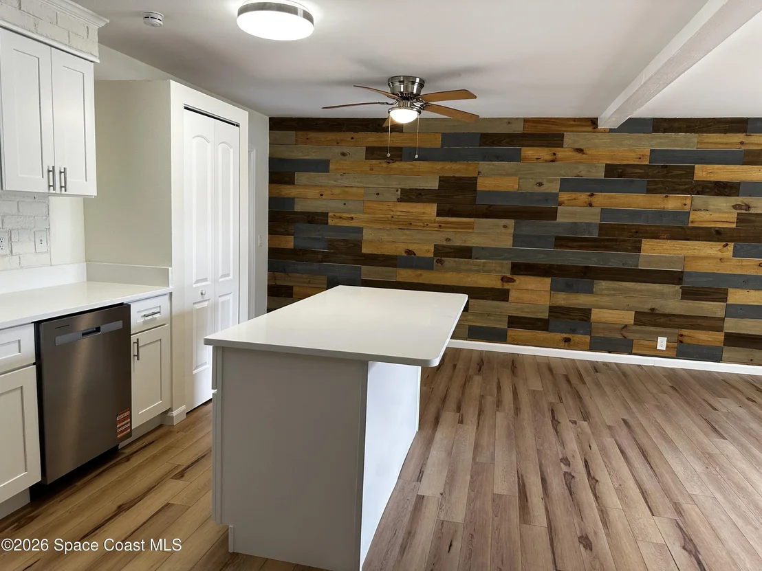 Photo of 6074 Aires Avenue