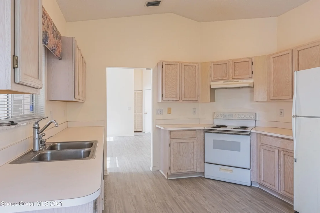 Photo of 1188 Goldenrod Circle NE