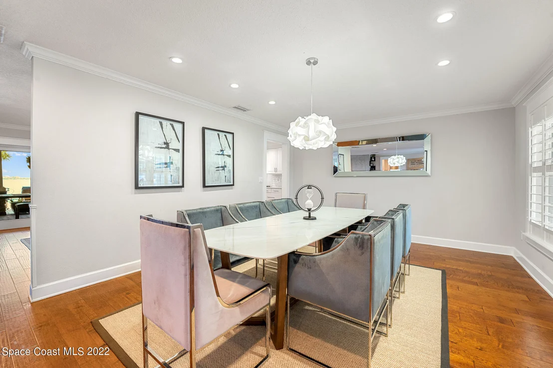 Photo of 437 River View Lane