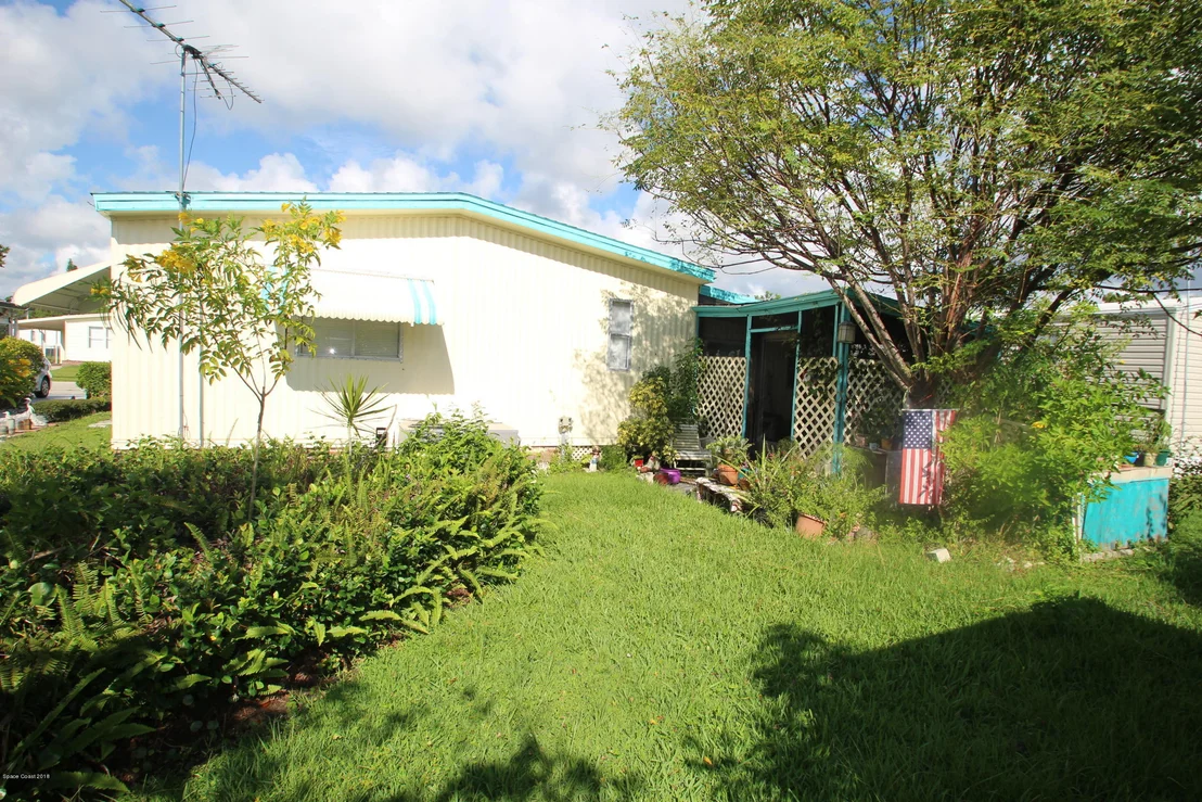 Photo of 1819 Coco Plum Street NE