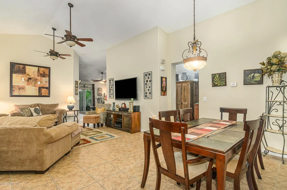 Photo of 1479 Corbett Lane
