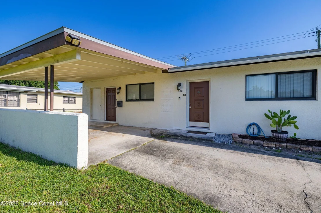 Photo of 932 Glenmore Circle