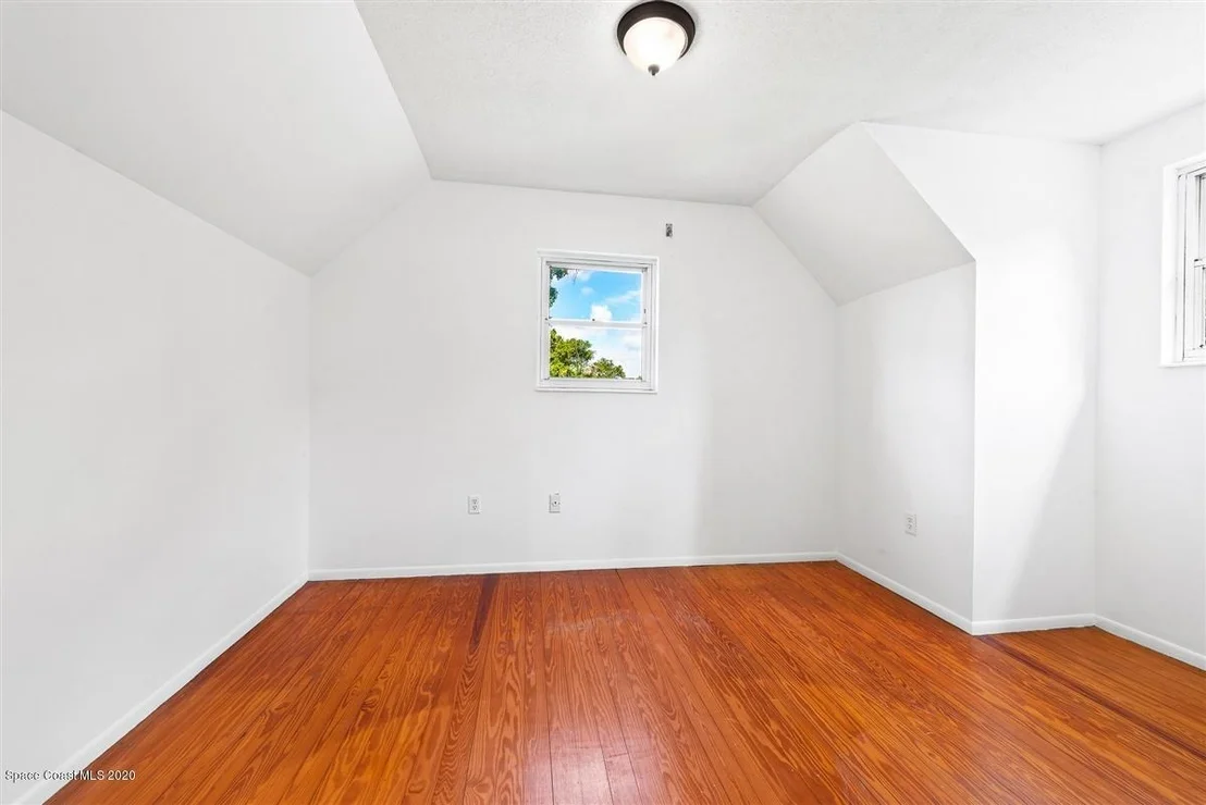 Photo of 1285 Hall Road