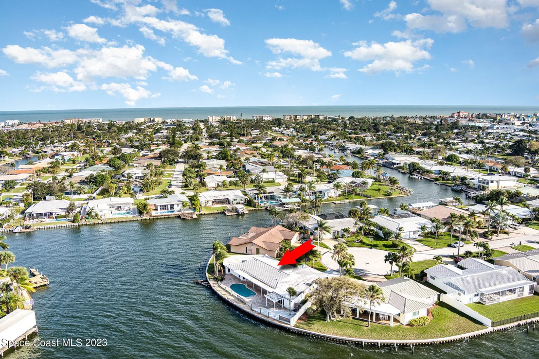 Photo of 472 Carmine Drive