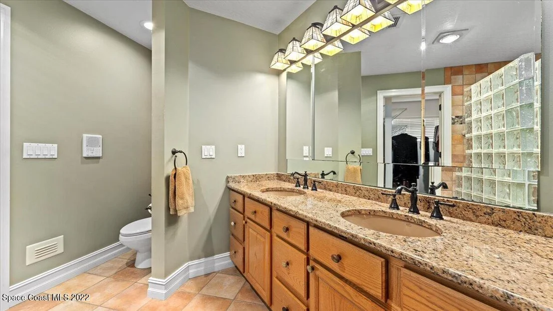 Photo of 873 Oak Park Drive